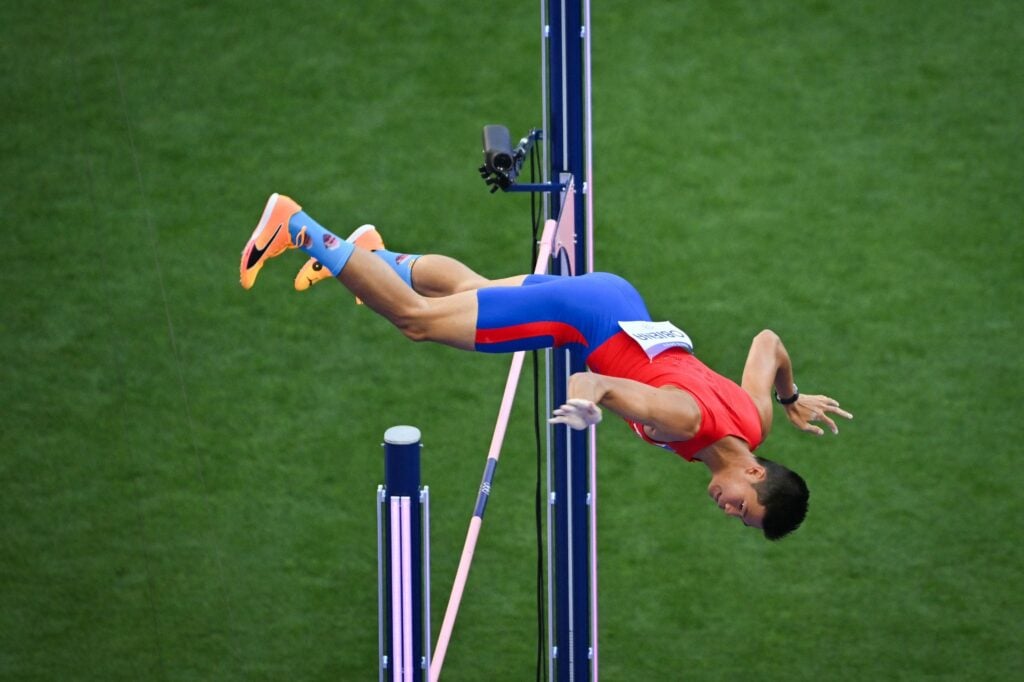 Back injury hurts Obiena’s Paris bid